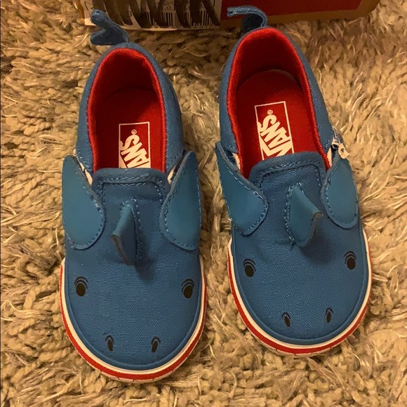Toddler vans shark slip ons - Picture 2 of 5